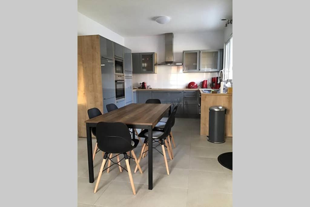 Charmante Maison Idealement Situee Сен-Жиль-Круа-де-Ви Экстерьер фото